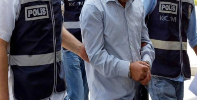 Trabzon'da 33 öğretmen gözaltına alındı