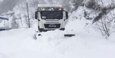 Kar Doğu Karadeniz'i esir aldı: 1241 köy yolu kapalı
